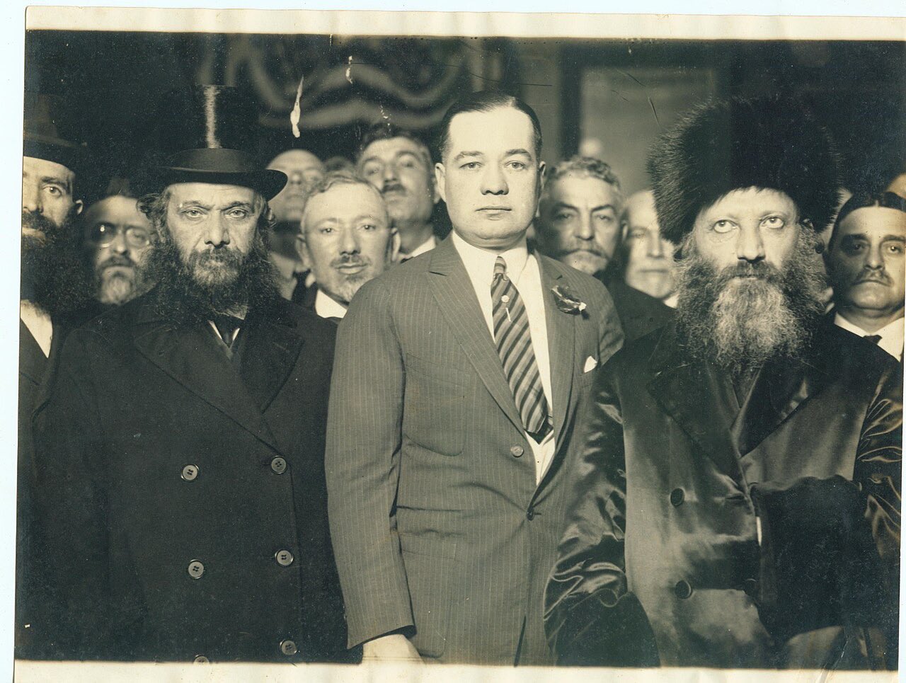 הרב קוק בביקור בניו יורק, ויקיפדיה