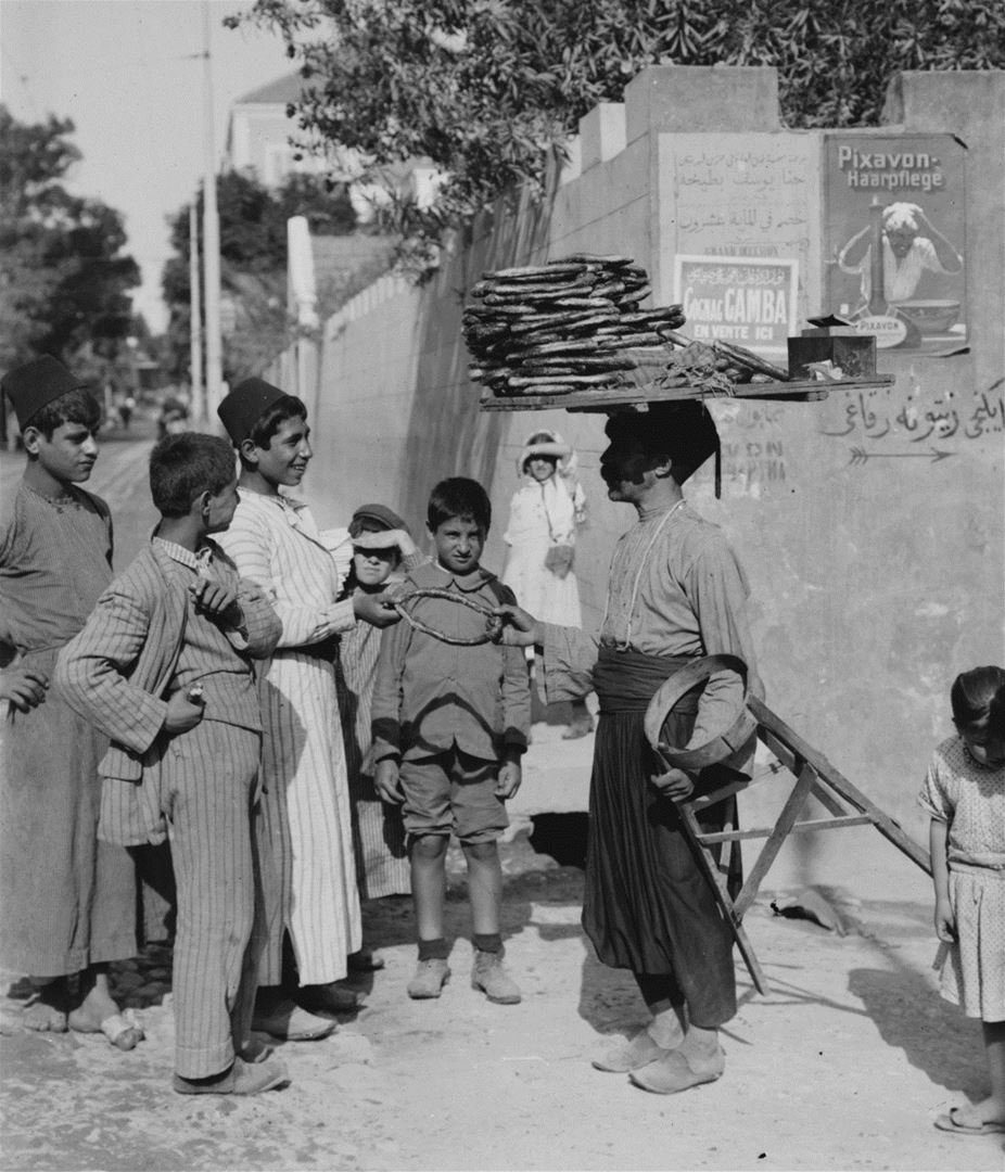 תמונה: ילדים ברחובות ביירות, שנות ה-1920; The961. | מקור: דבר, ארכיון העיתונות.